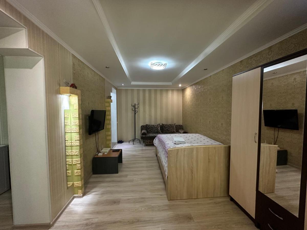 One-Room Apartment Opposite Almaty Airport Turksib Eksteriør billede