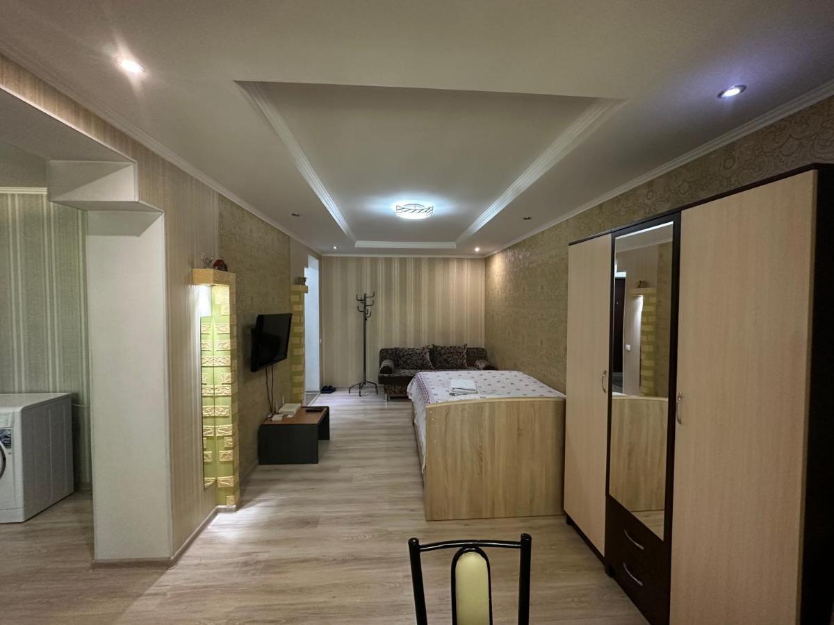 One-Room Apartment Opposite Almaty Airport Turksib Eksteriør billede