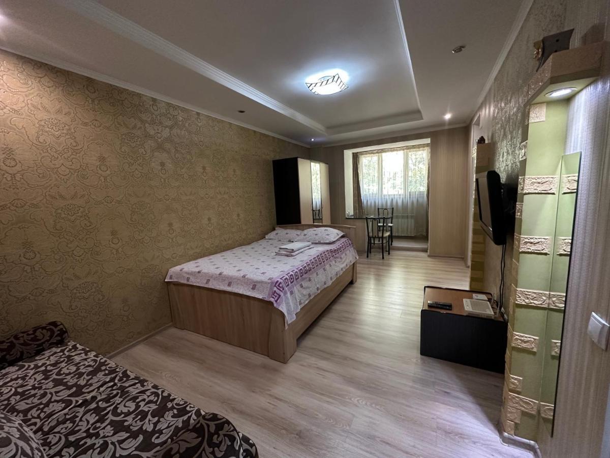 One-Room Apartment Opposite Almaty Airport Turksib Eksteriør billede