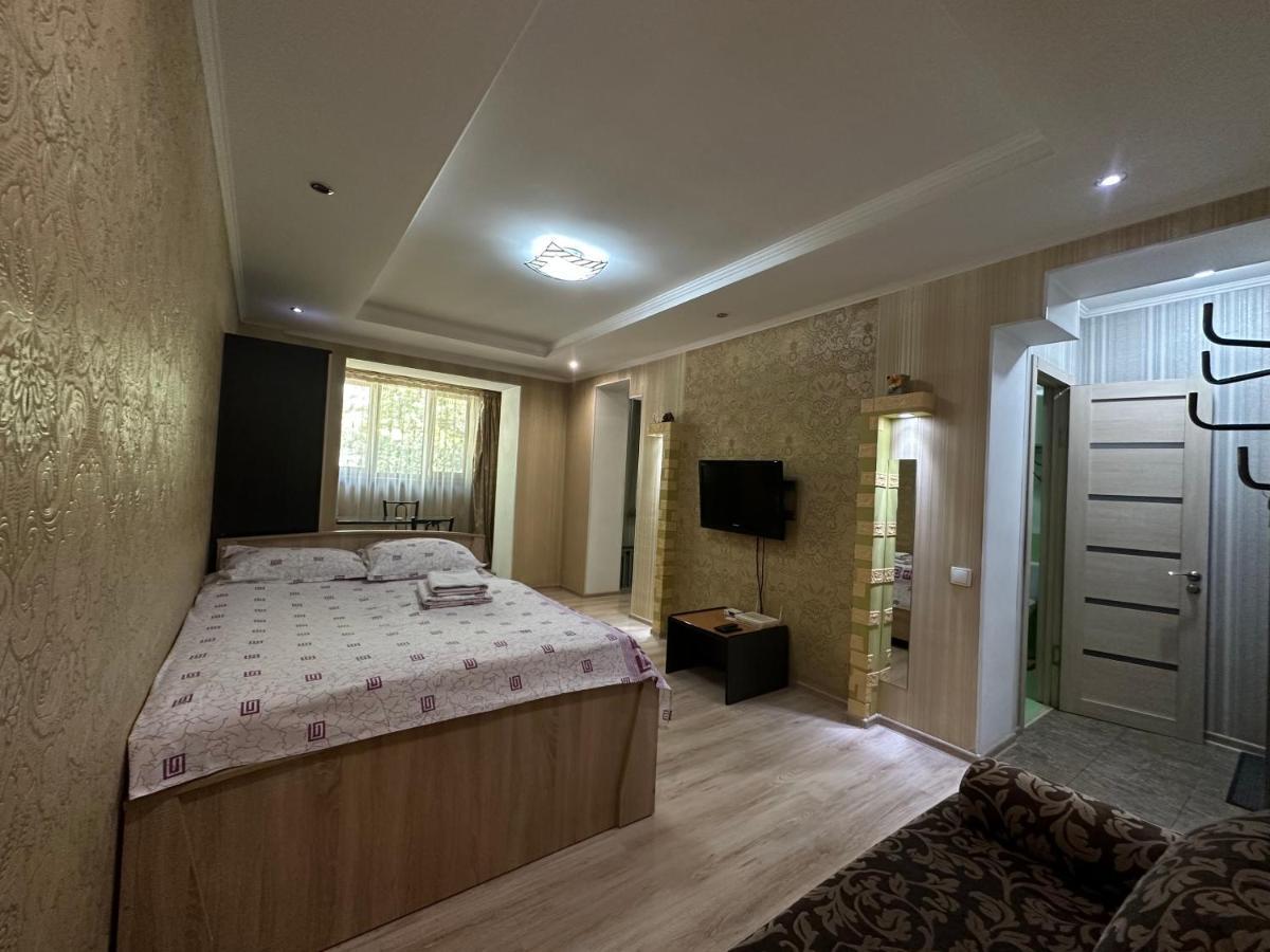 One-Room Apartment Opposite Almaty Airport Turksib Eksteriør billede