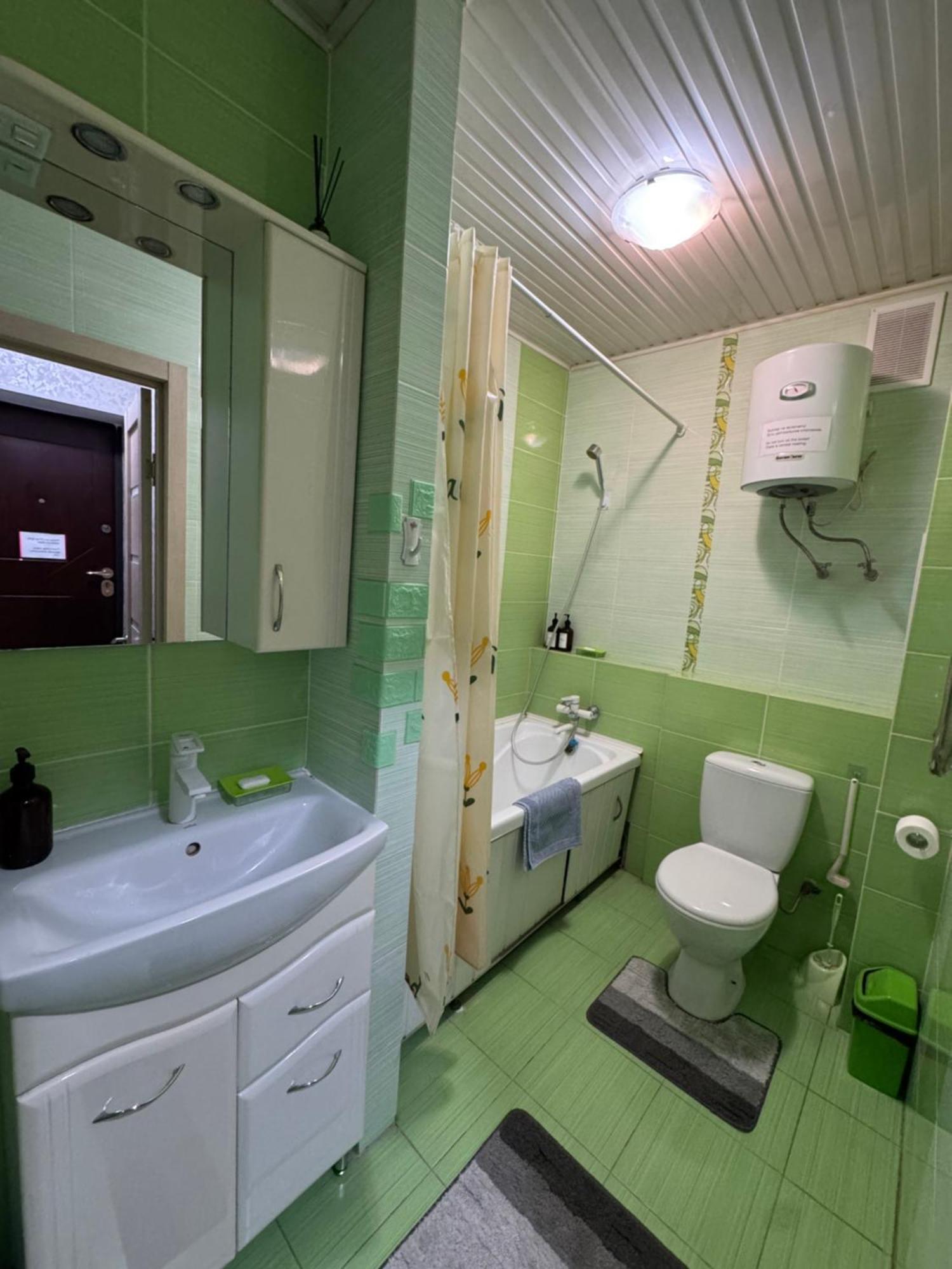 One-Room Apartment Opposite Almaty Airport Turksib Eksteriør billede